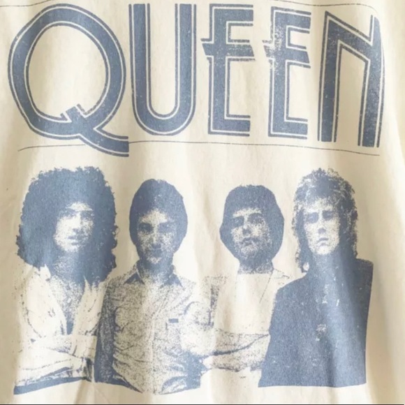 Queen Light Yellow Tee Shirt Extra Small - Picture 2 of 4